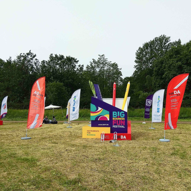 Мобильные флагштоки для мероприятий высотой 3,6 метра