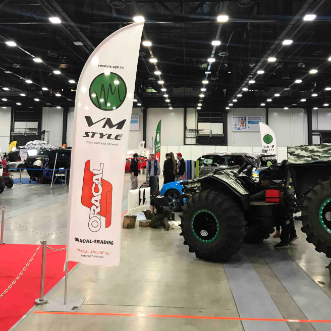 Фото использование виндеров "Парус" высотой 3,6 метра внутри помещения