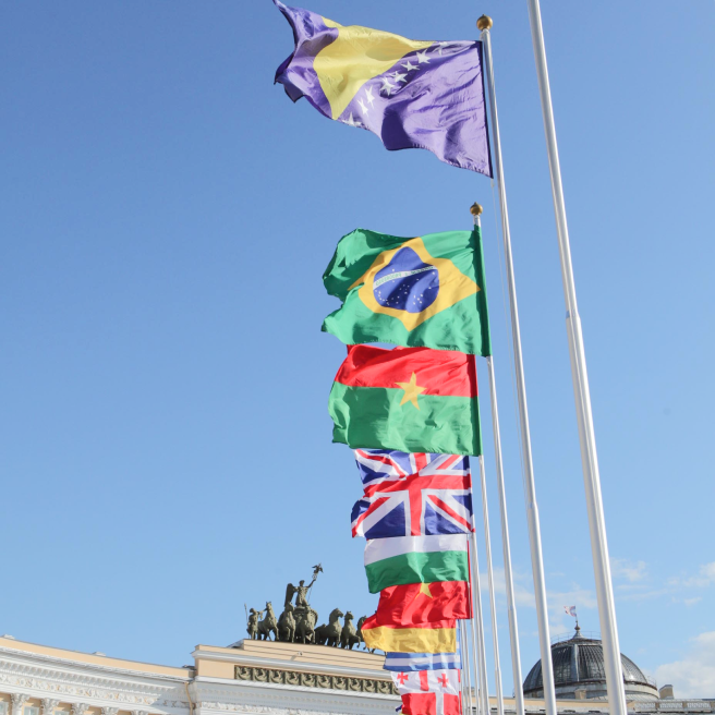 Фото флаговых конструкций высотой 6 метров