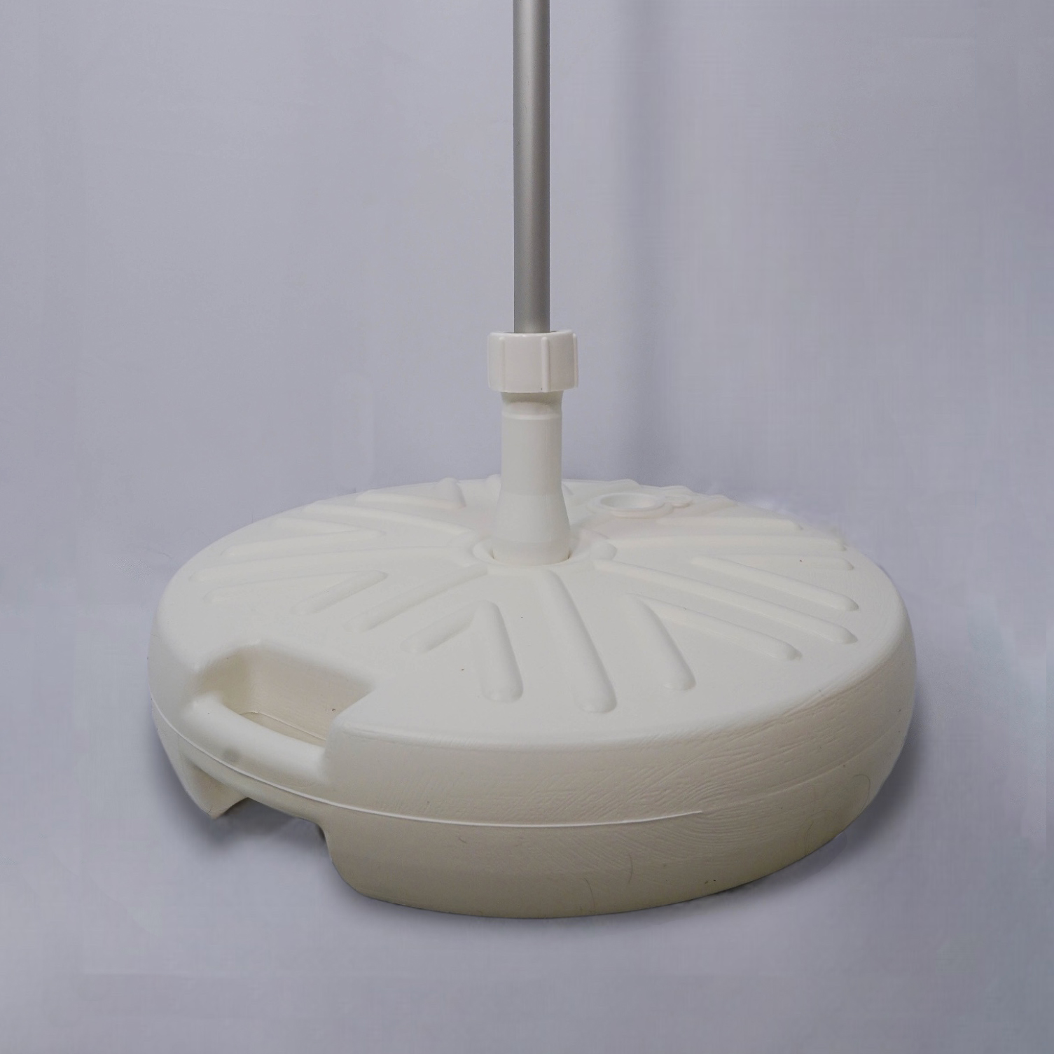 Фото установленного флагштока в основании