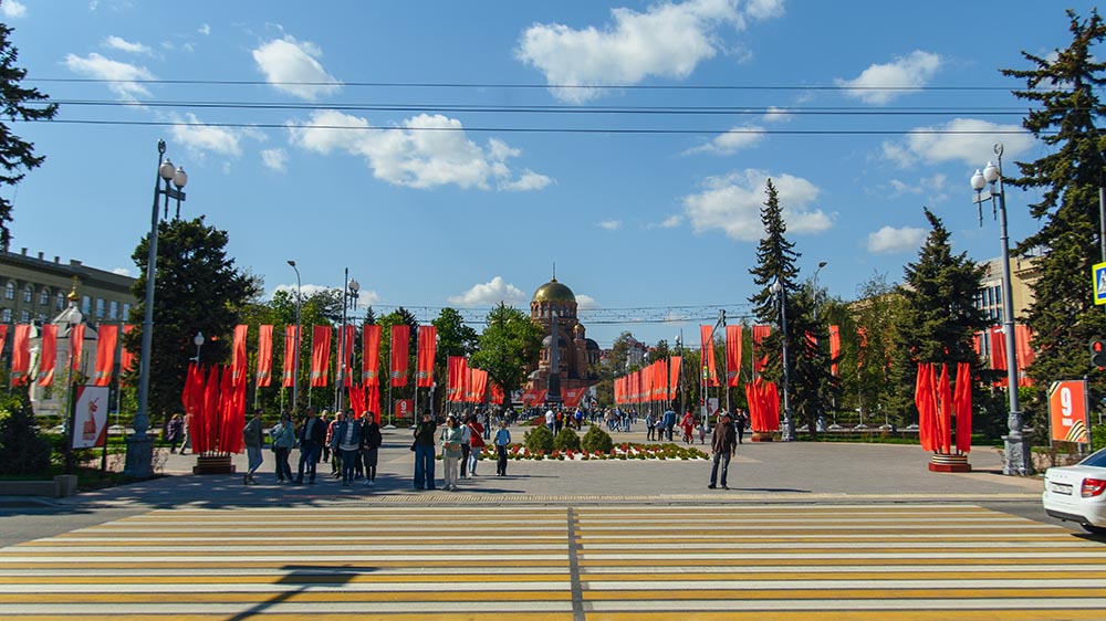 Фото уличных флагштоков "Престиж" высотой 6 и 8 метров