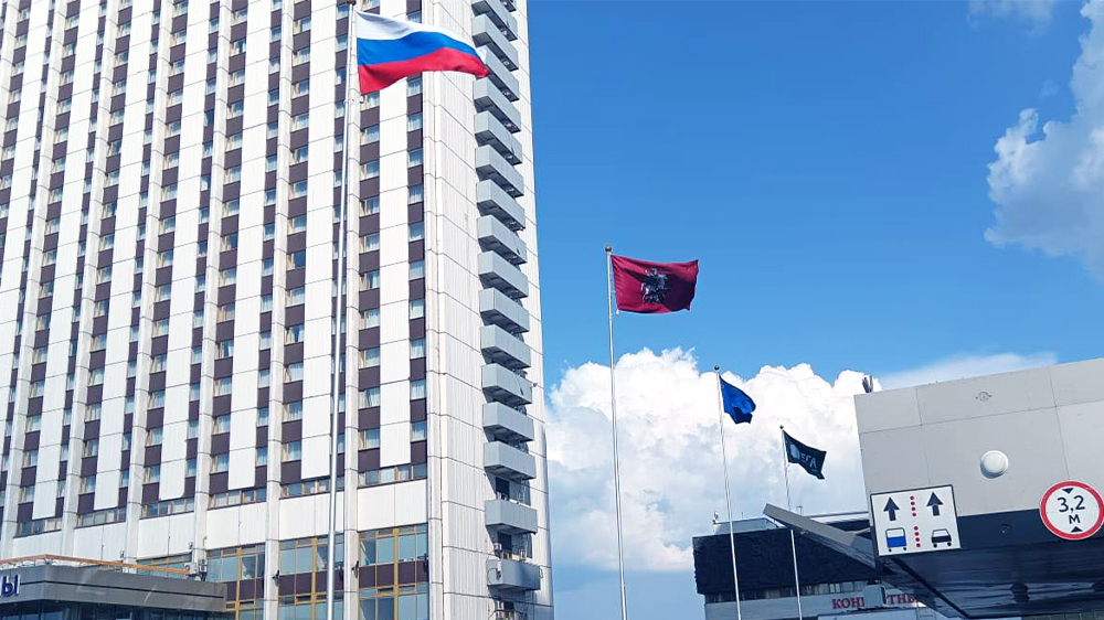 Установка уличных флагштоков для флагов в Москве