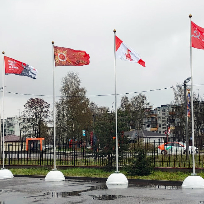Фото уличных флагштоков в Ленинградской области