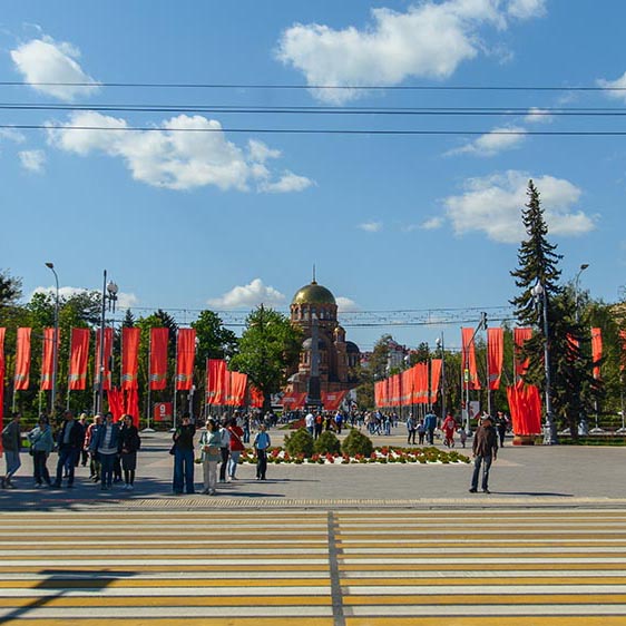 Уличные флагштоки на площади Волгограда