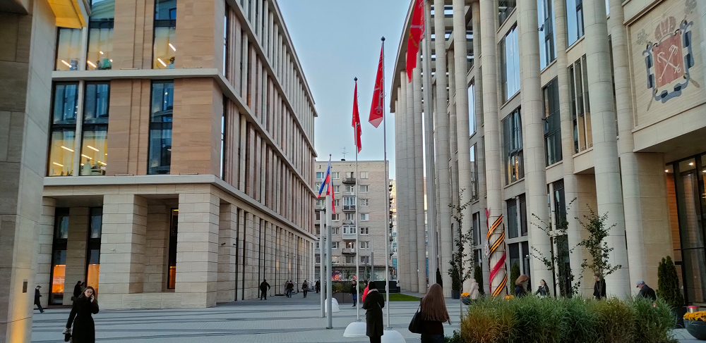 Монтаж флагов под ключ в Москве и Санкт-Петербурге Флагштоки для государственных и муниципальных учреждений