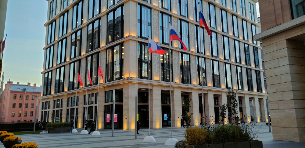 Монтаж флагов под ключ в Москве и Санкт-Петербурге Флагштоки для государственных и муниципальных учреждений